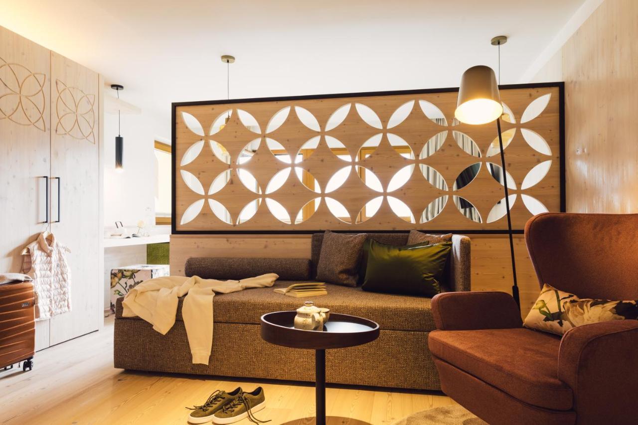 Hotel Jaegerhof Zams Kültér fotó