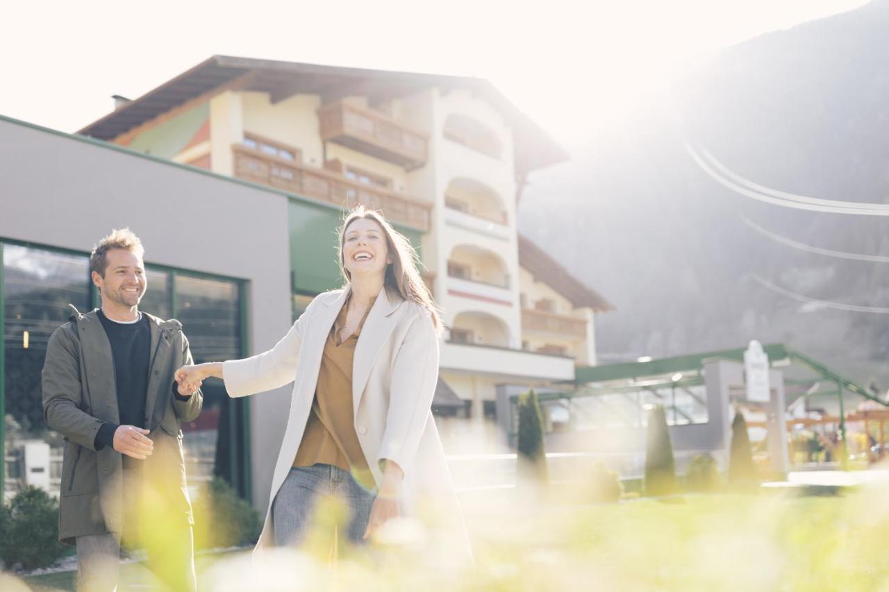 Hotel Jaegerhof Zams Kültér fotó