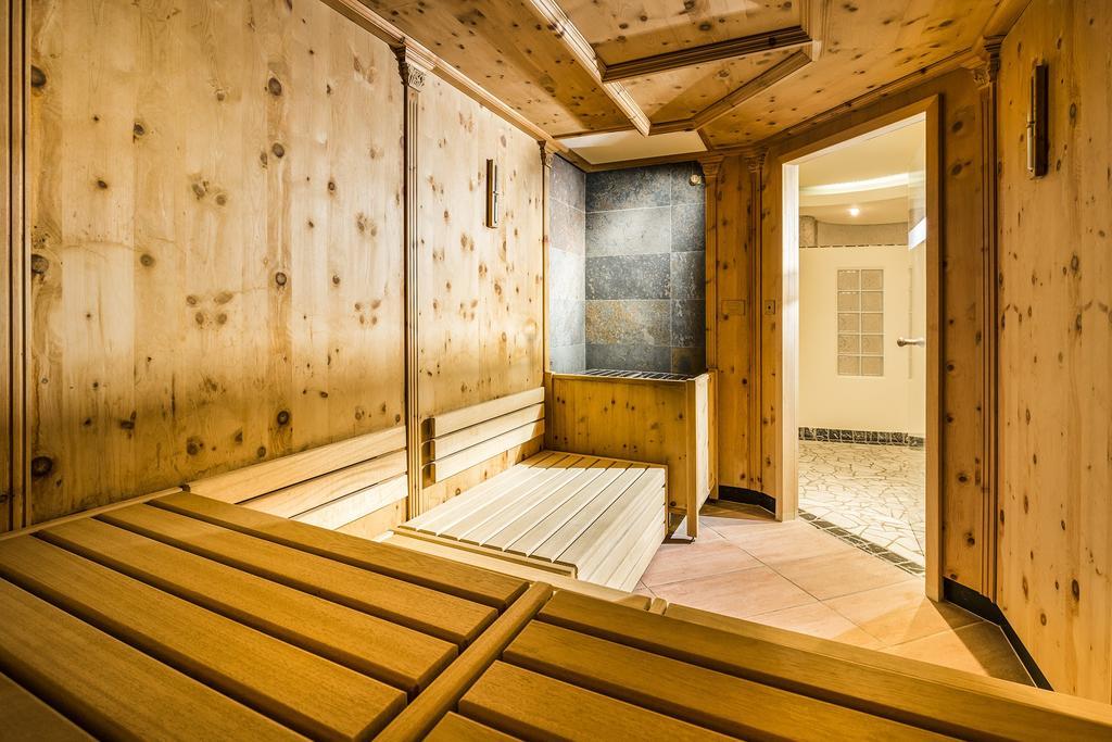 Hotel Jaegerhof Zams Kültér fotó