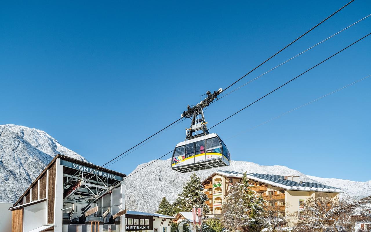 Hotel Jaegerhof Zams Kültér fotó
