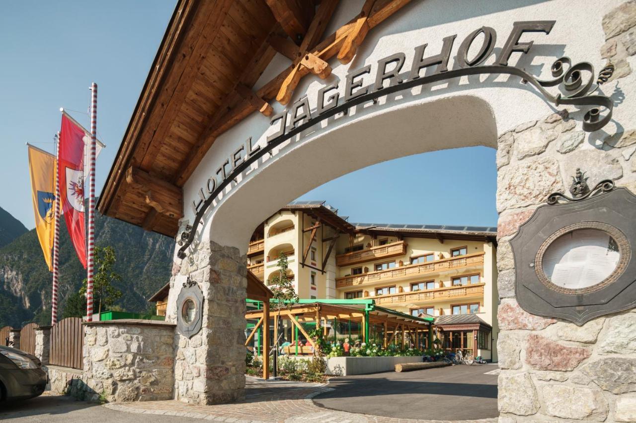 Hotel Jaegerhof Zams Kültér fotó